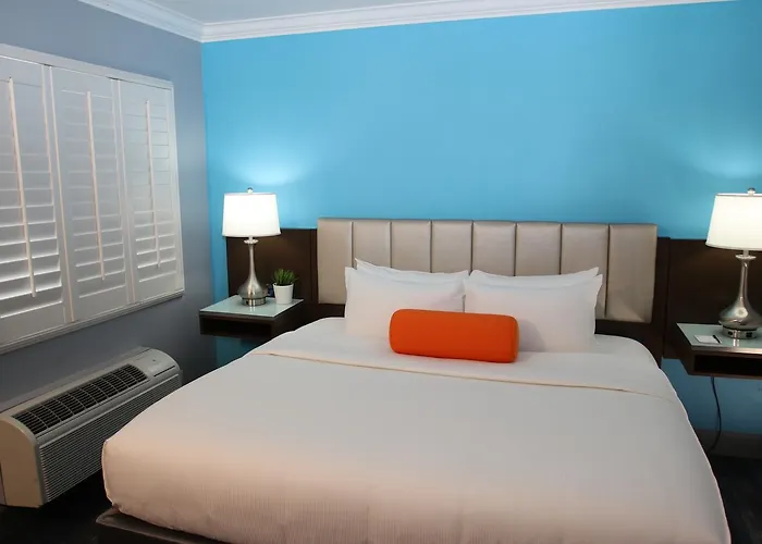 Blvd Hotel & Suites - Walking Distance To Hollywood Walk Of Fame (Adults Only)